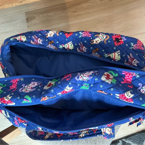 NWT Vera Bradley Large Weekender Travel Bag—Catnip Christmas - Picture 4 of 5